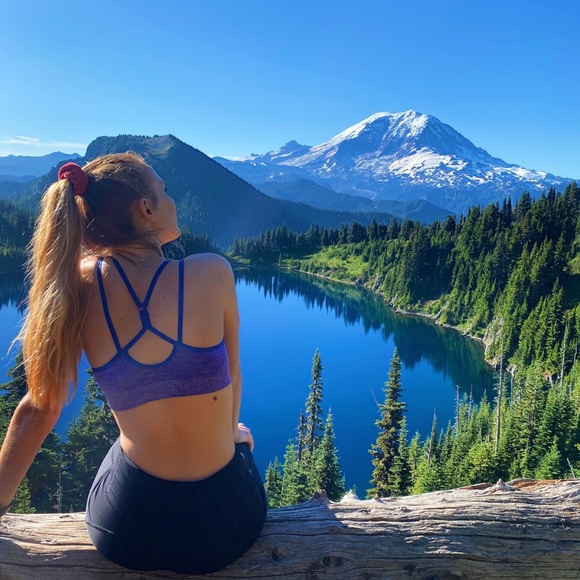 Meet your Posher, Cassie - Picture 3 of 3